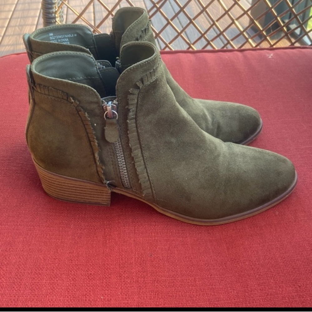 Mia Ruffle Ankle boots - Picture 2 of 5